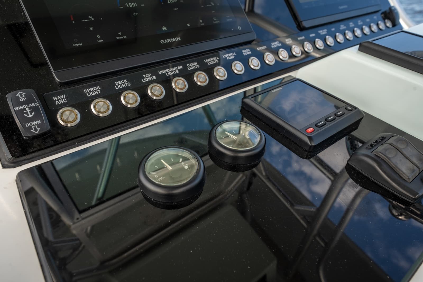2009 Bimini 24 Center Console - Photo 12