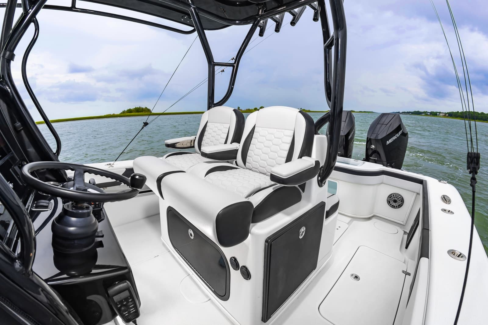 2025 Yellowfin 32 - Photo 14