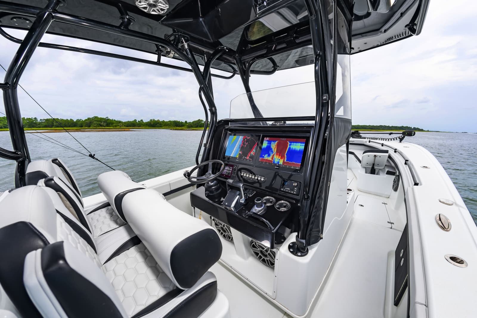 2025 Yellowfin 32 - Photo 12