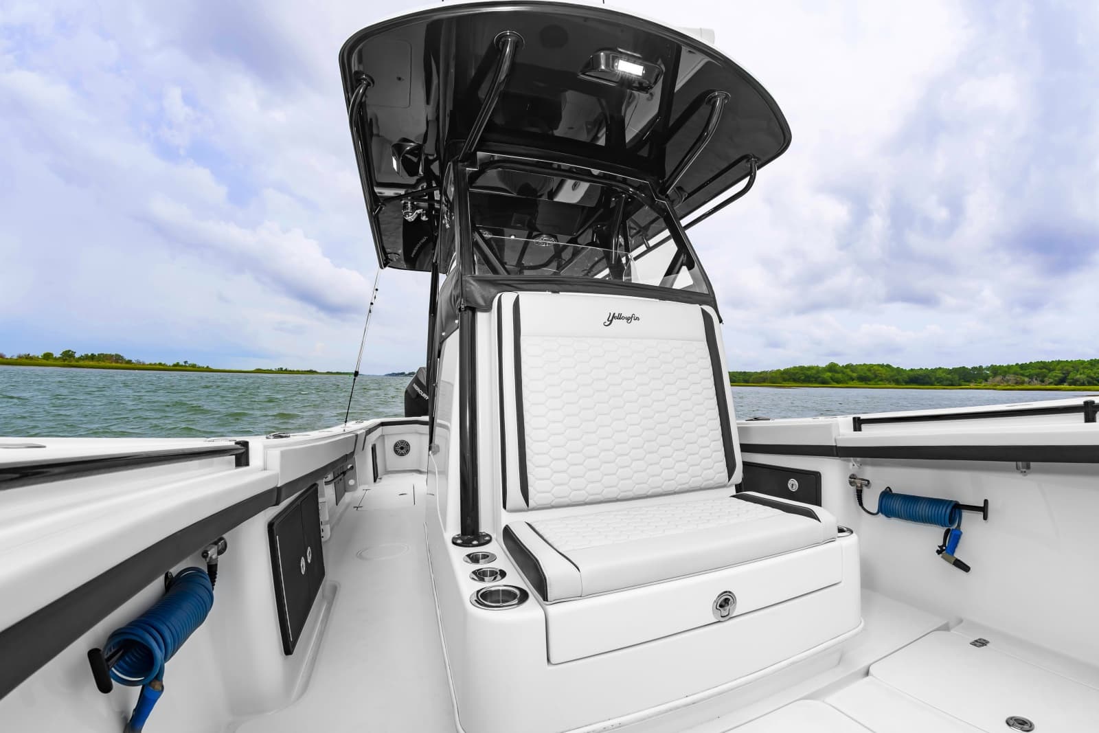 2025 Yellowfin 32 - Photo 32