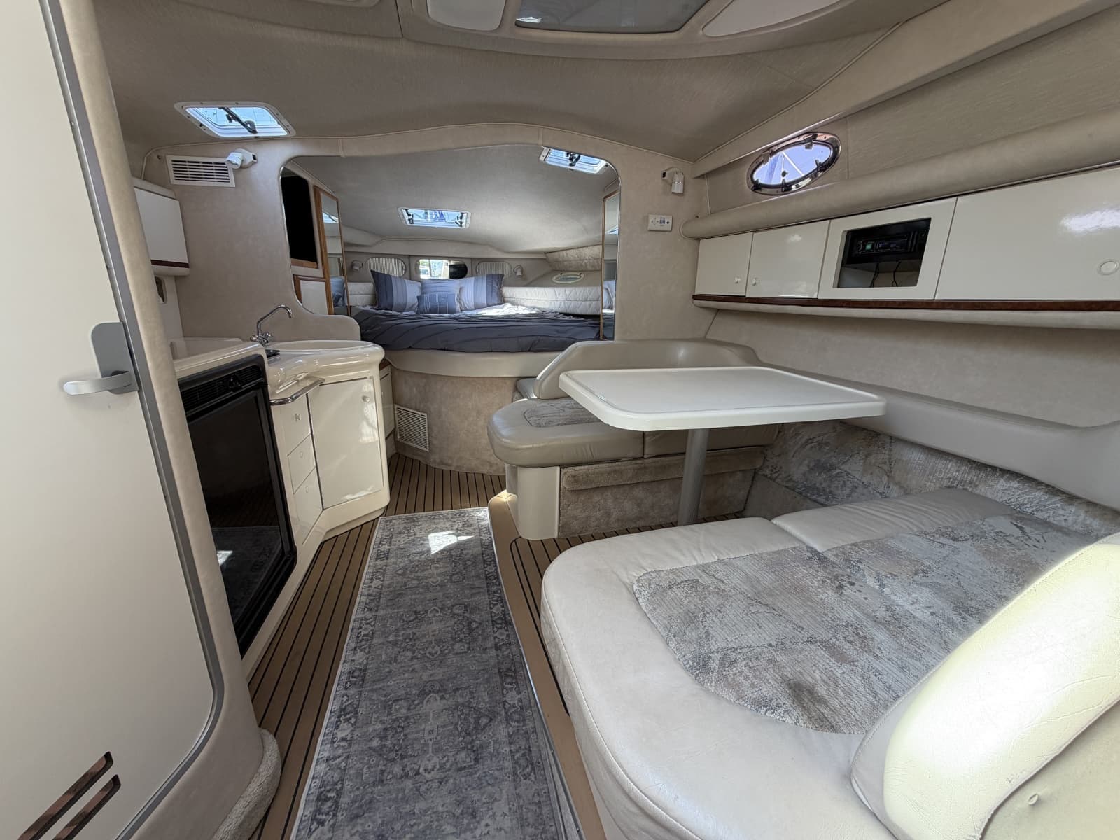 1996 Sea Ray 330 Sundancer - Photo 29