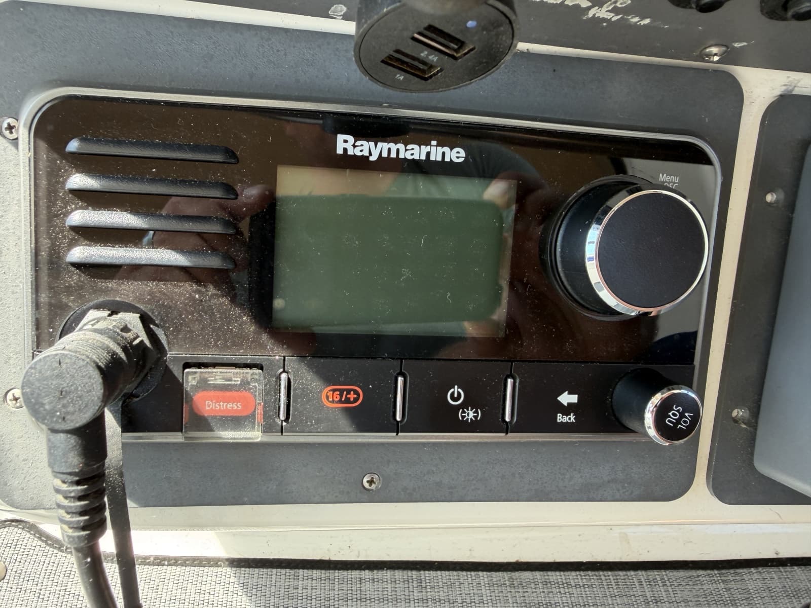 1996 Sea Ray 330 Sundancer - Photo 27