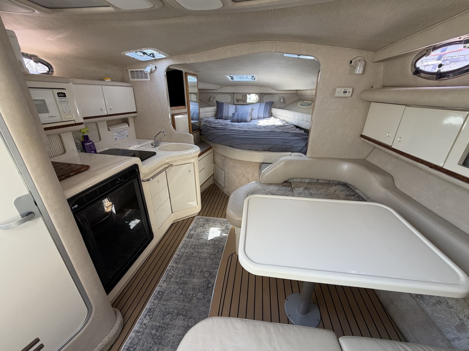 1996 Sea Ray 330 Sundancer - Photo 30
