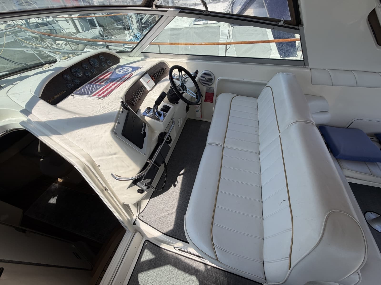 1996 Sea Ray 330 Sundancer - Photo 20