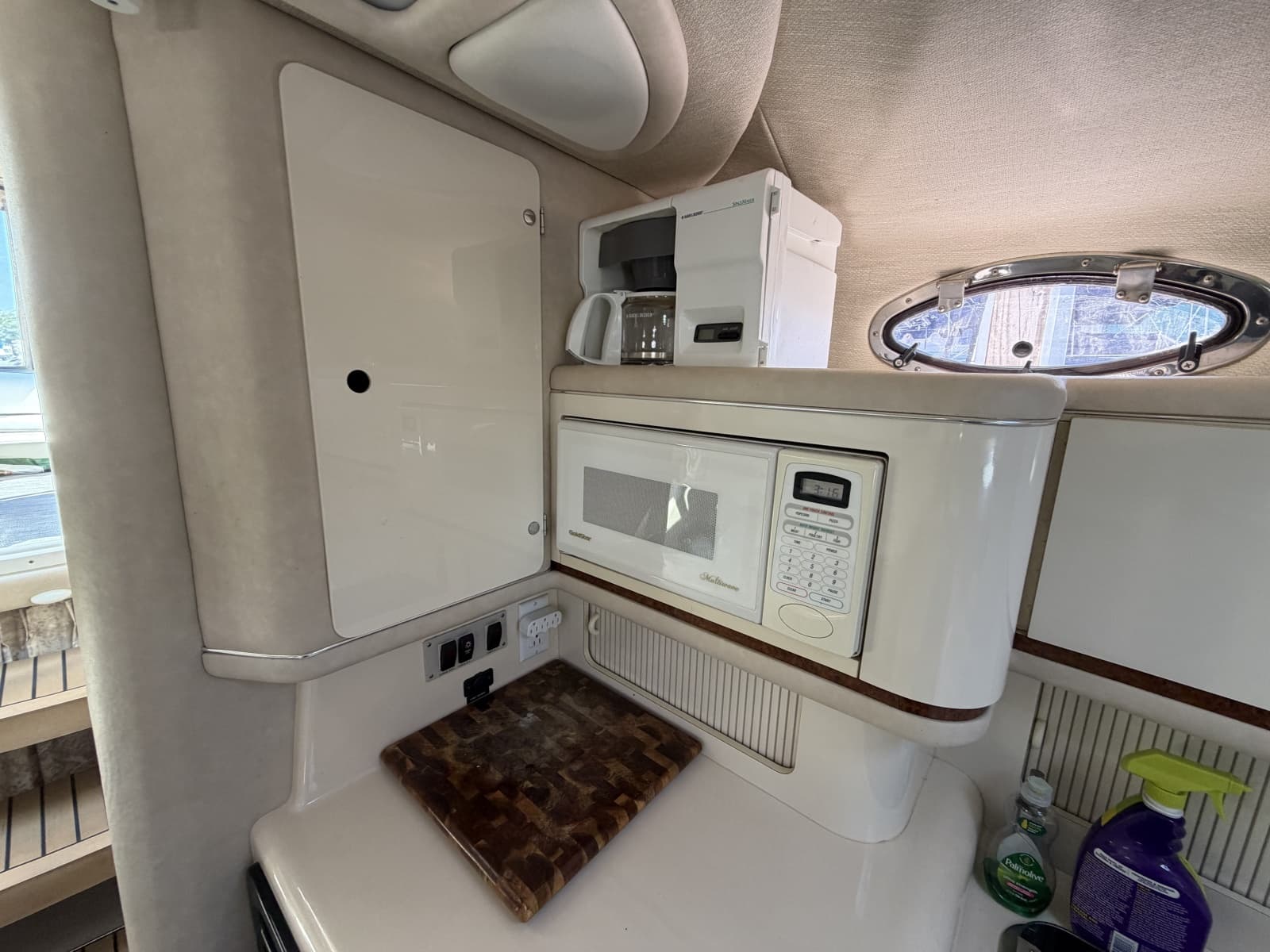 1996 Sea Ray 330 Sundancer - Photo 44