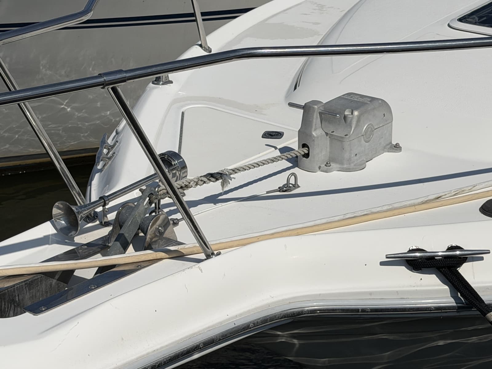 1996 Sea Ray 330 Sundancer - Photo 5