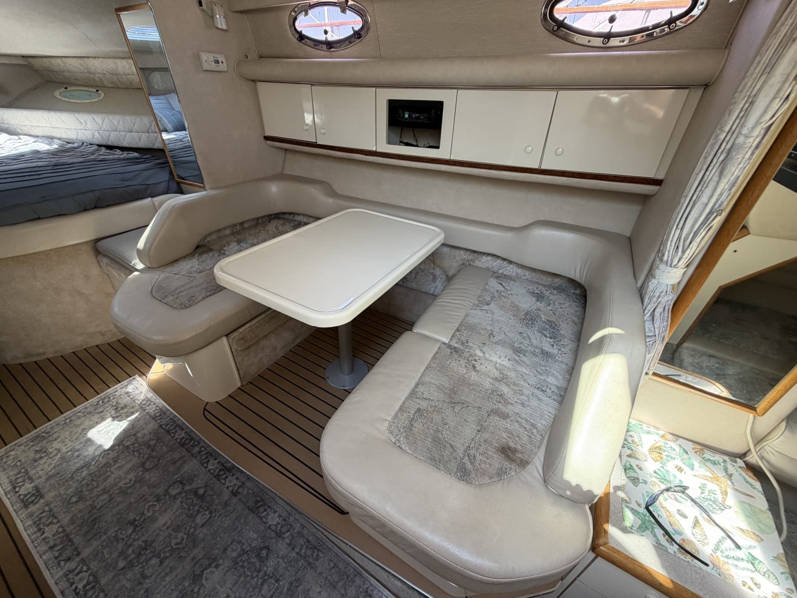 1996 Sea Ray 330 Sundancer - Photo 33