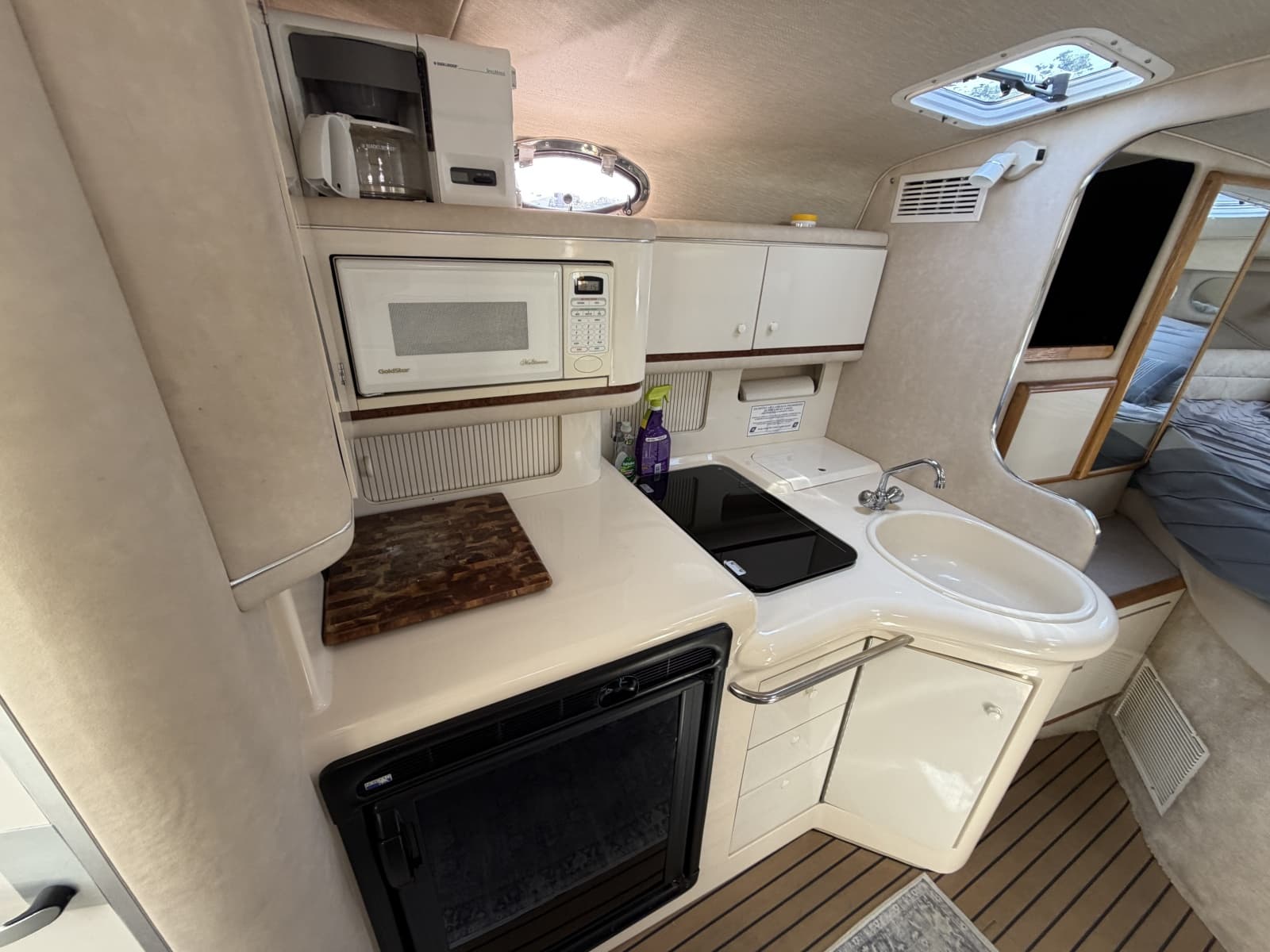 1996 Sea Ray 330 Sundancer - Photo 43