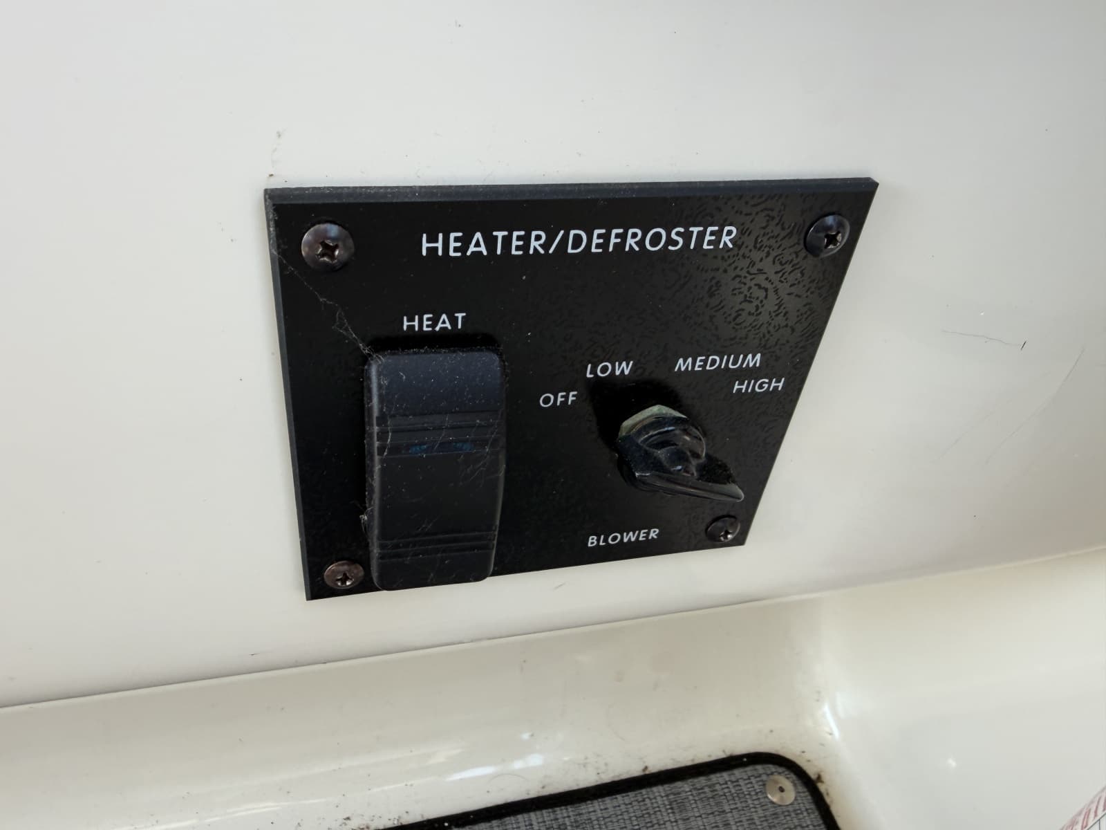 1996 Sea Ray 330 Sundancer - Photo 28