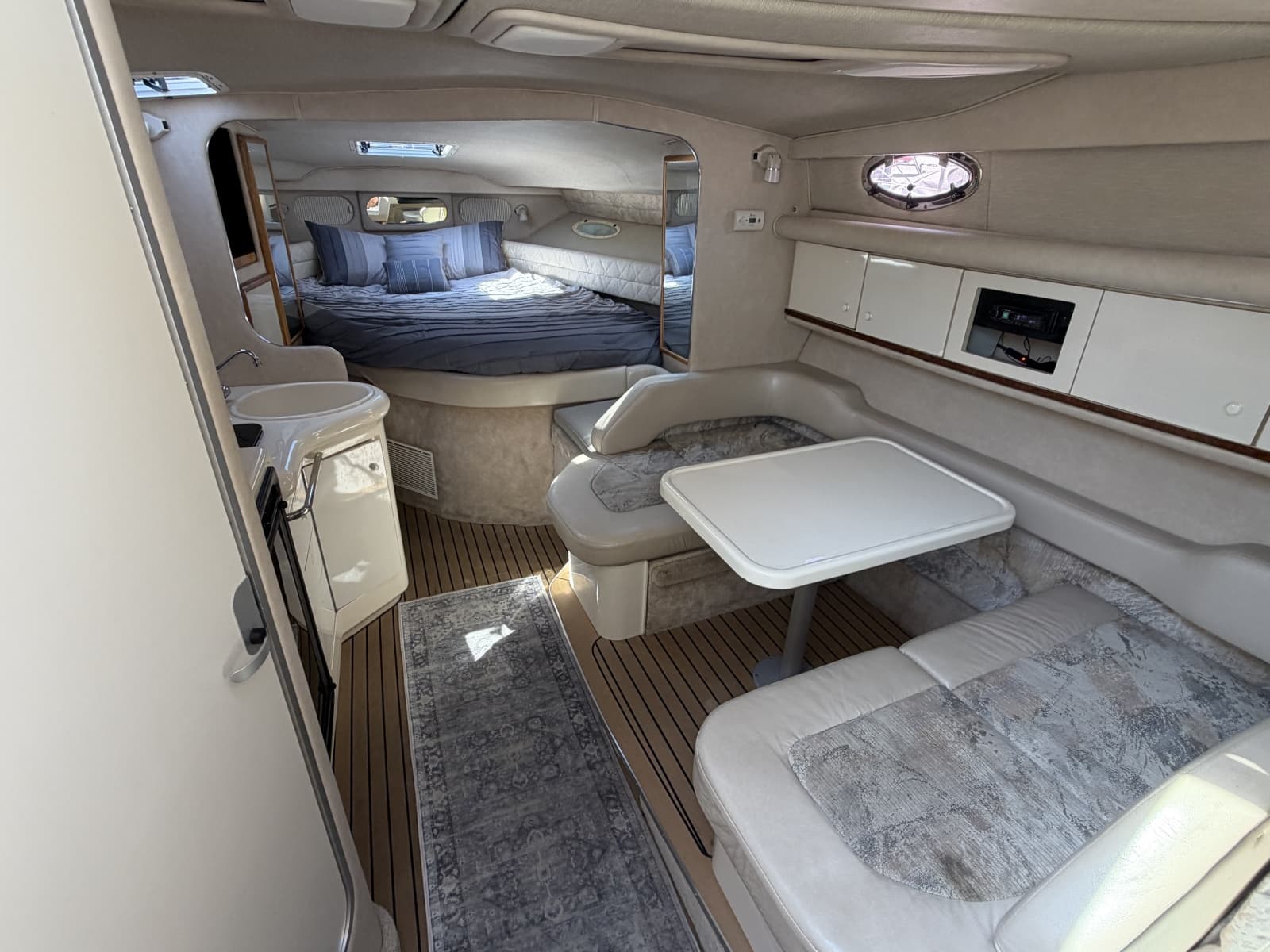 1996 Sea Ray 330 Sundancer - Photo 31