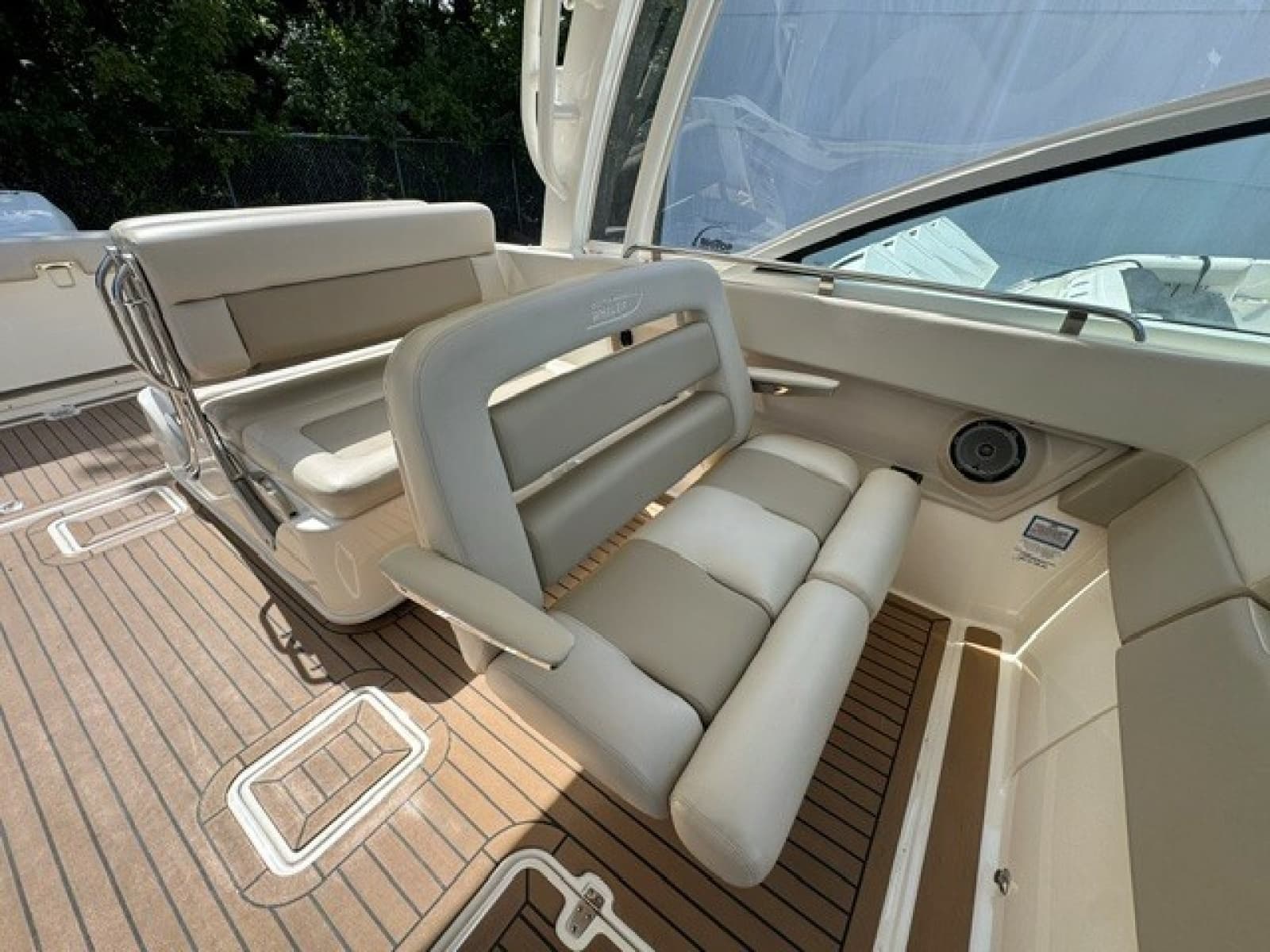2018 Boston Whaler 320 Vantage - Photo 9