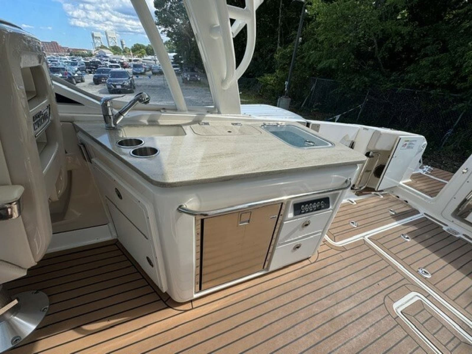 2018 Boston Whaler 320 Vantage - Photo 10