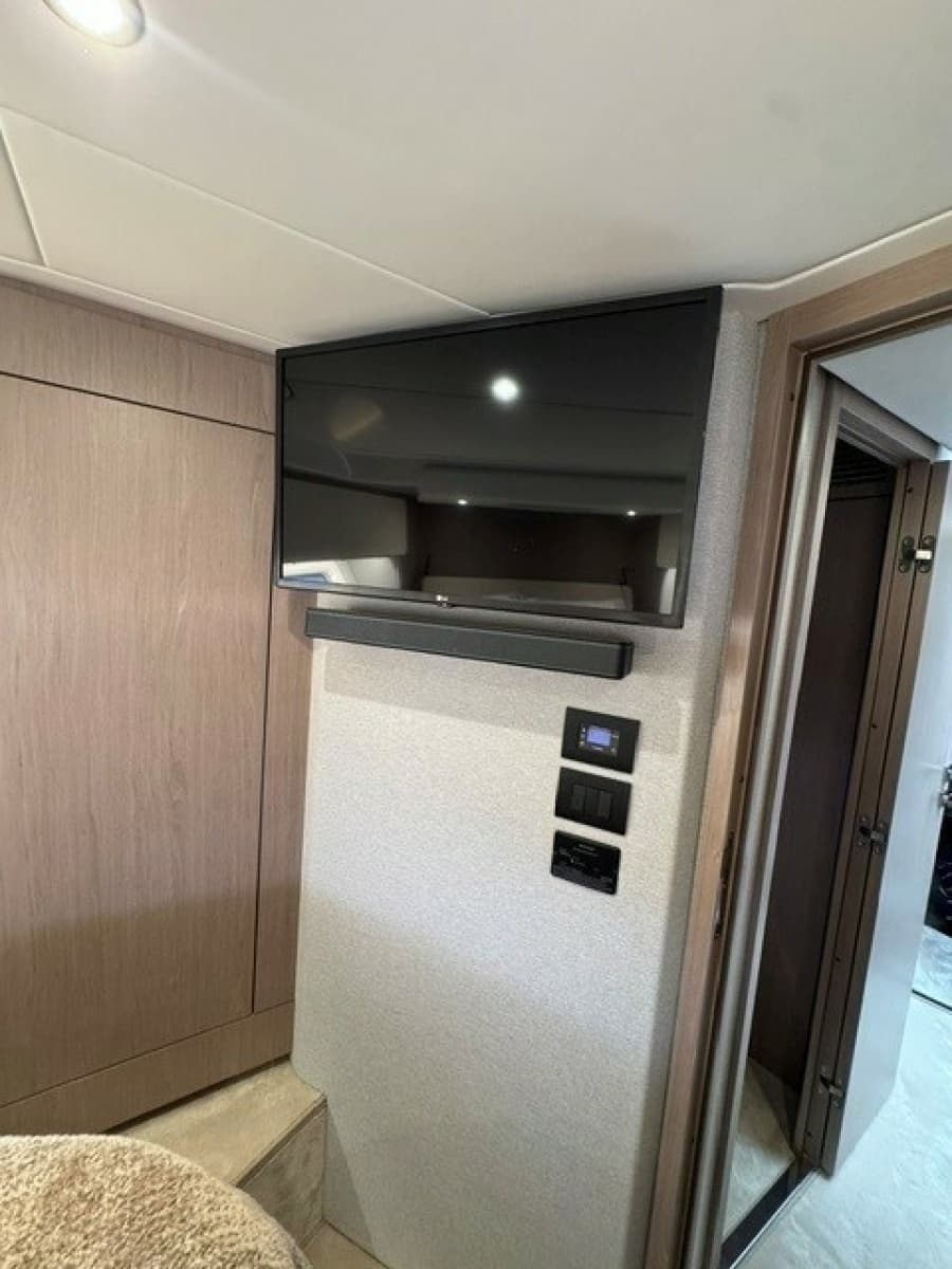 2023 Azimut 50FLY - Photo 33