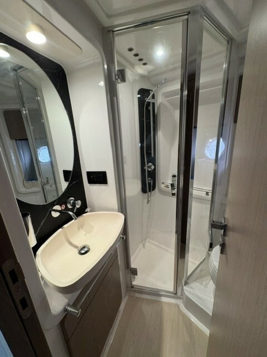 2023 Azimut 50FLY - Photo 30