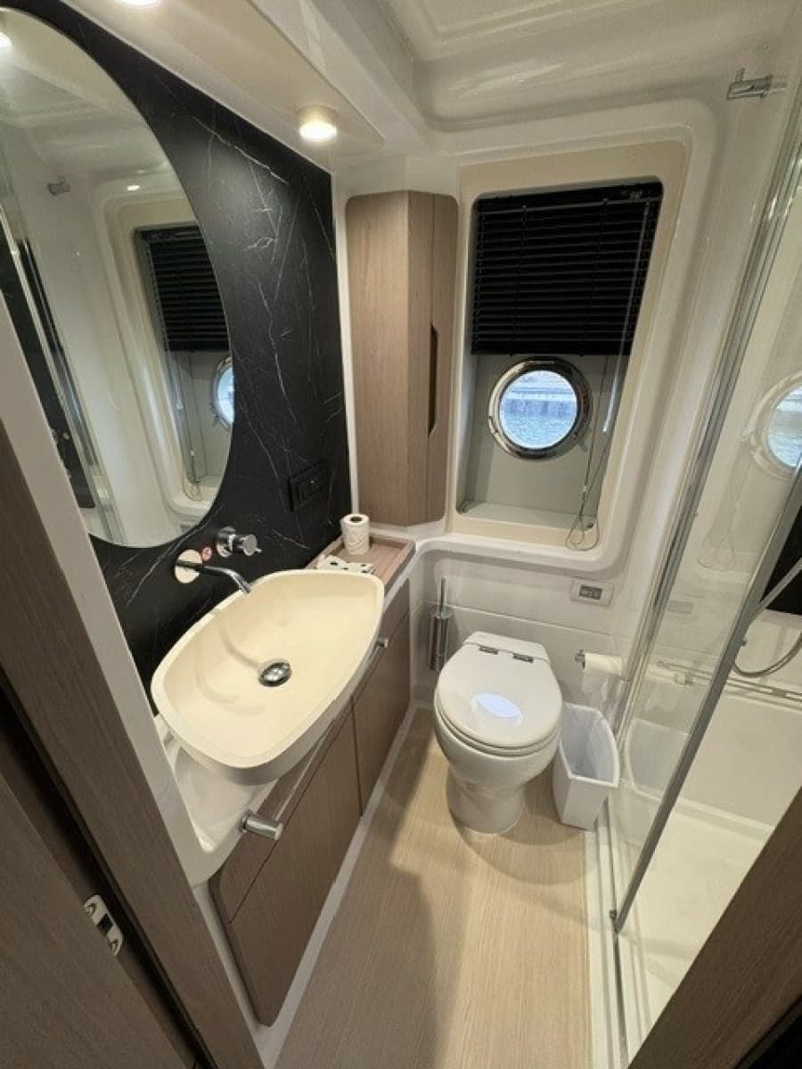 2023 Azimut 50FLY - Photo 25
