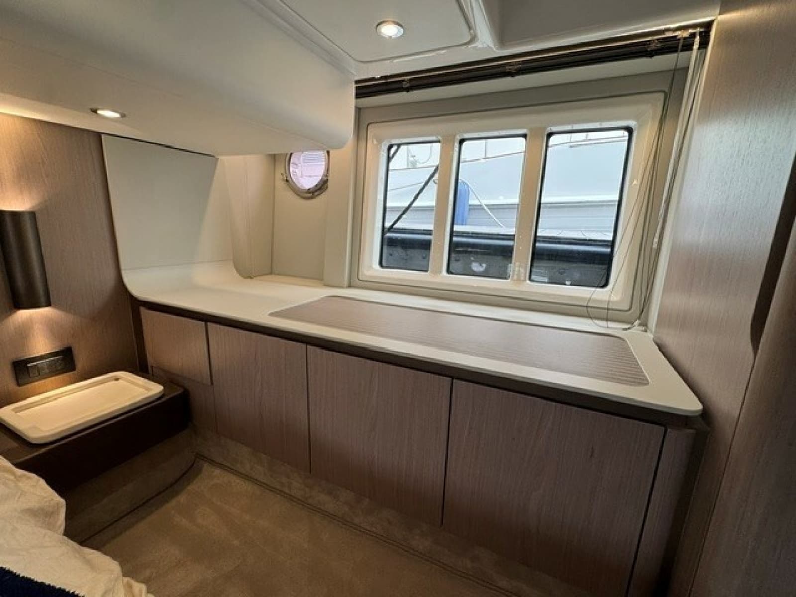 2023 Azimut 50FLY - Photo 23