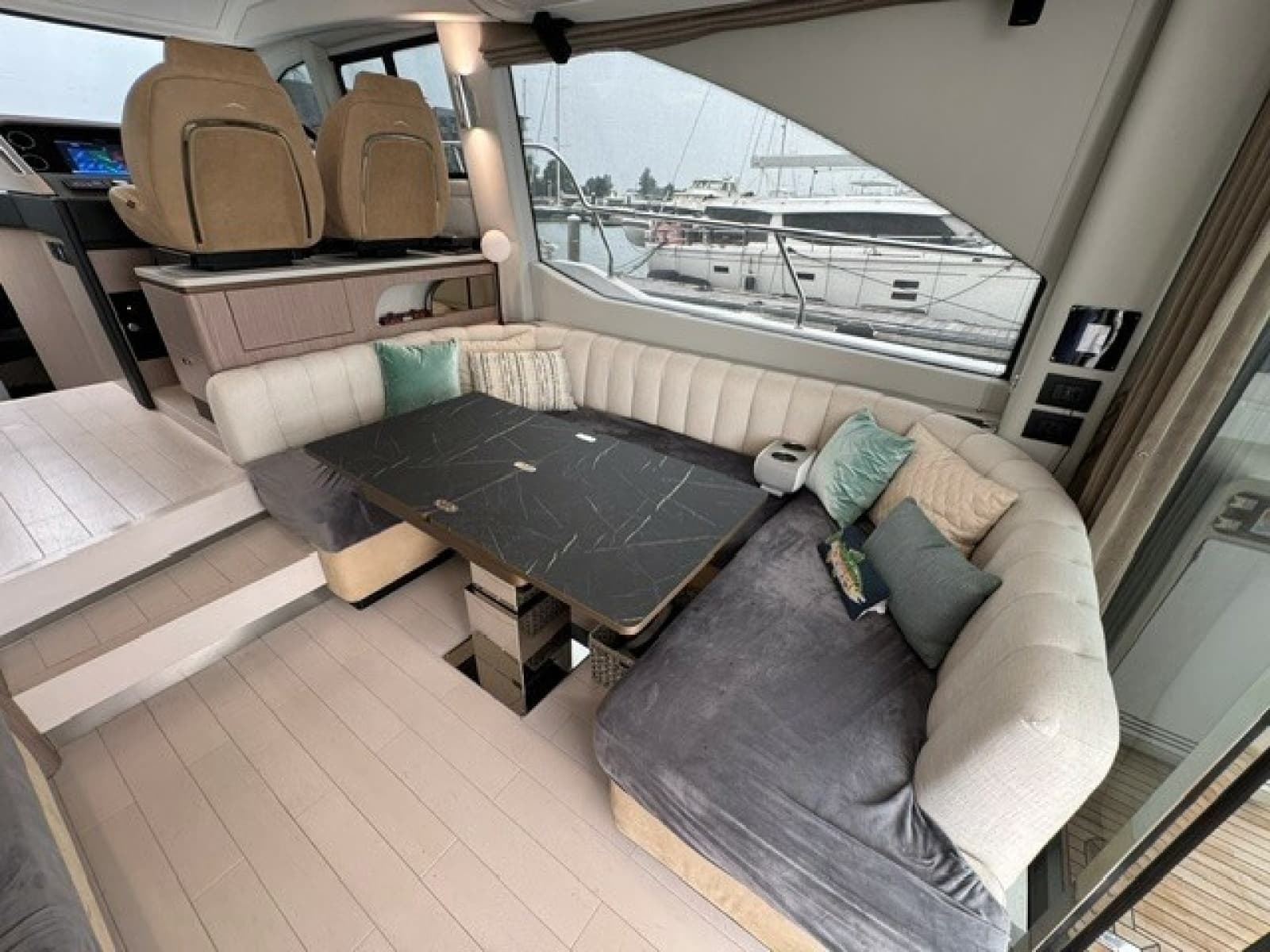 2023 Azimut 50FLY - Photo 11