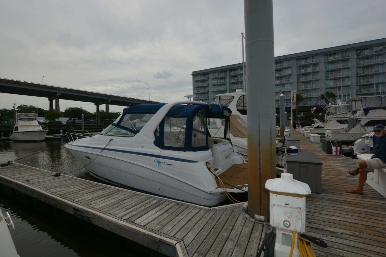 2001 Chris-Craft 328 - Photo 3