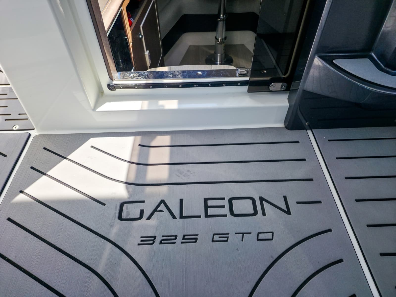 2022 Galeon 325 GTO - Photo 13