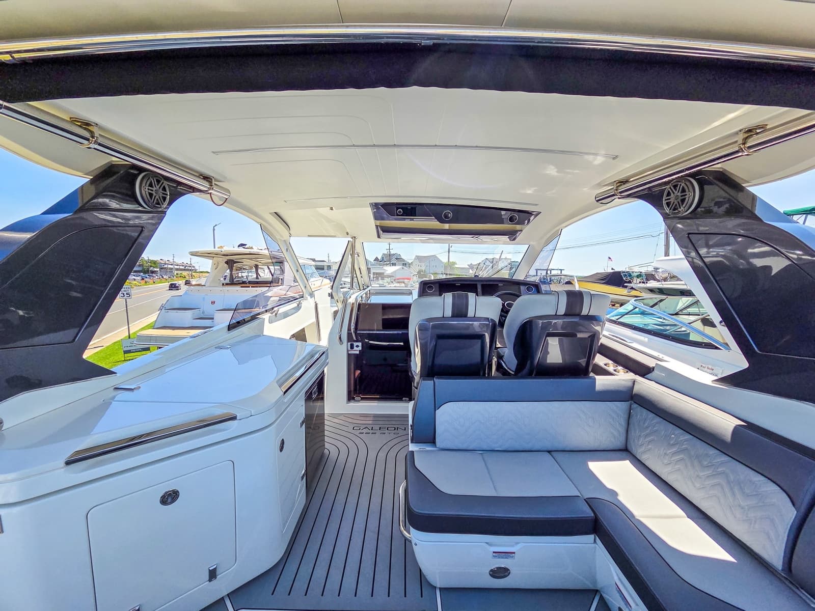2022 Galeon 325 GTO - Photo 14