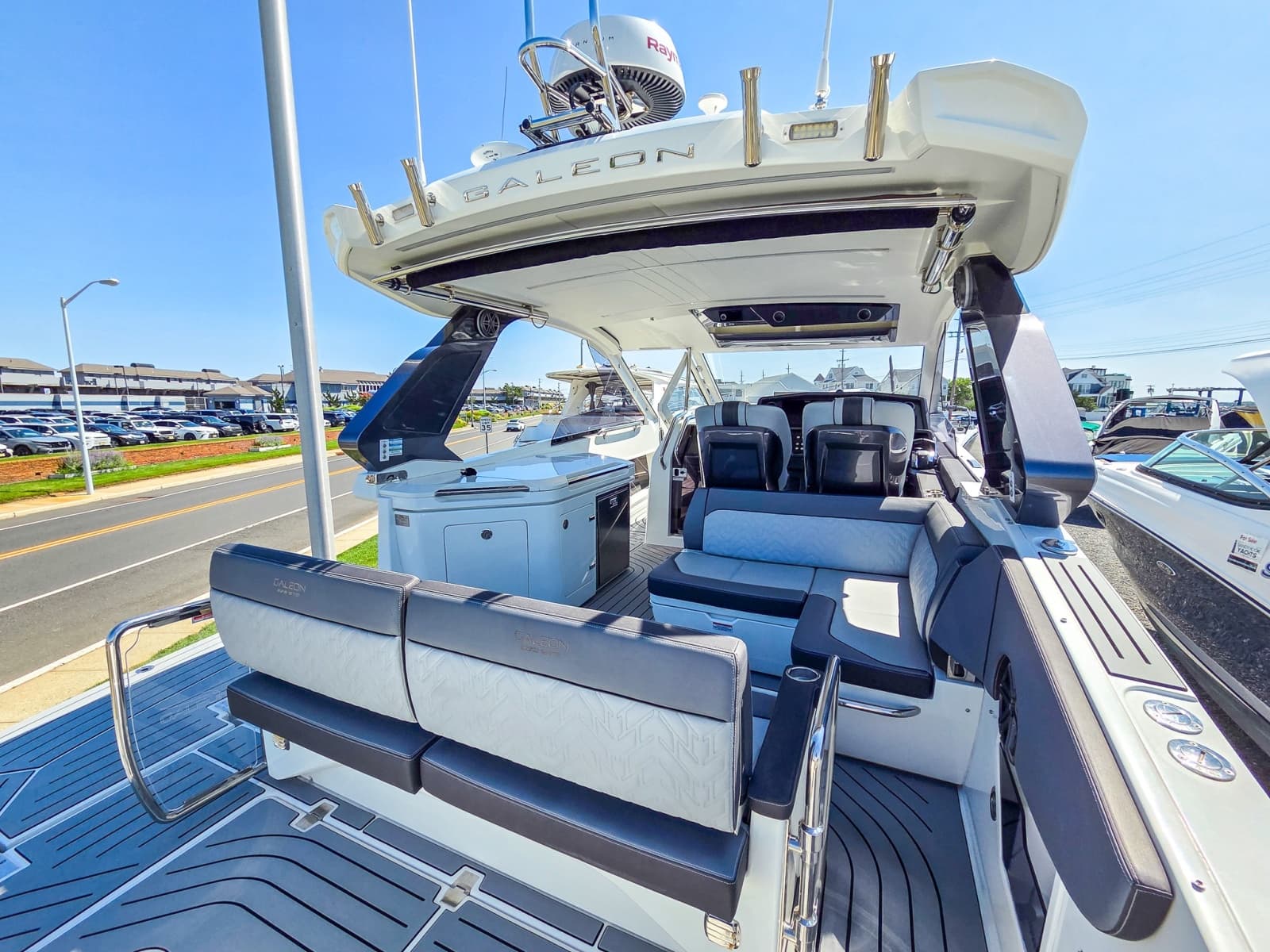 2022 Galeon 325 GTO - Photo 15