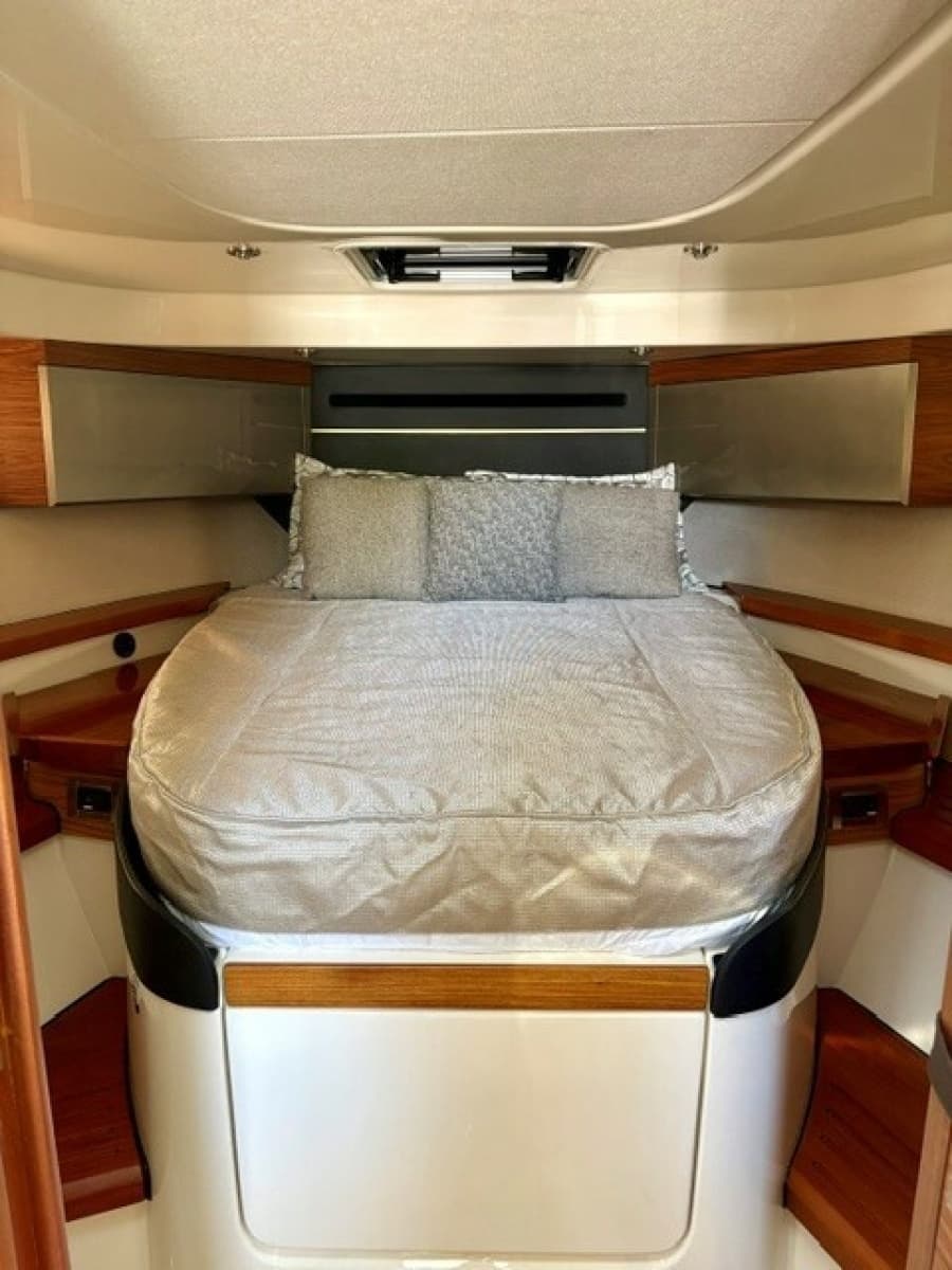 2021 Boston Whaler 405 Conquest - Photo 25