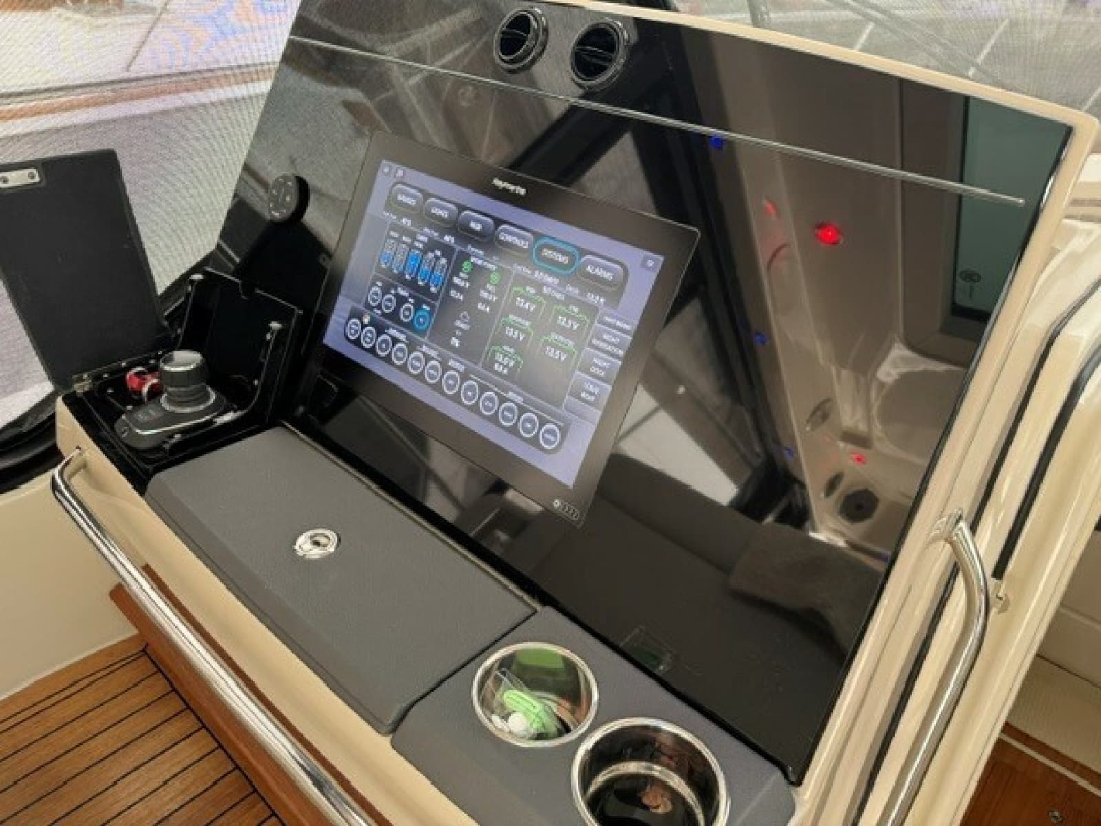 2021 Boston Whaler 405 Conques - Photo 18