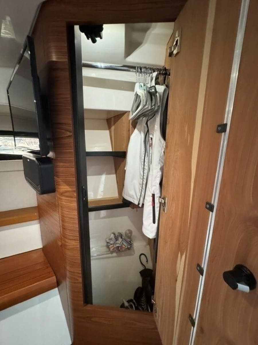 2021 Boston Whaler 405 Conques - Photo 32