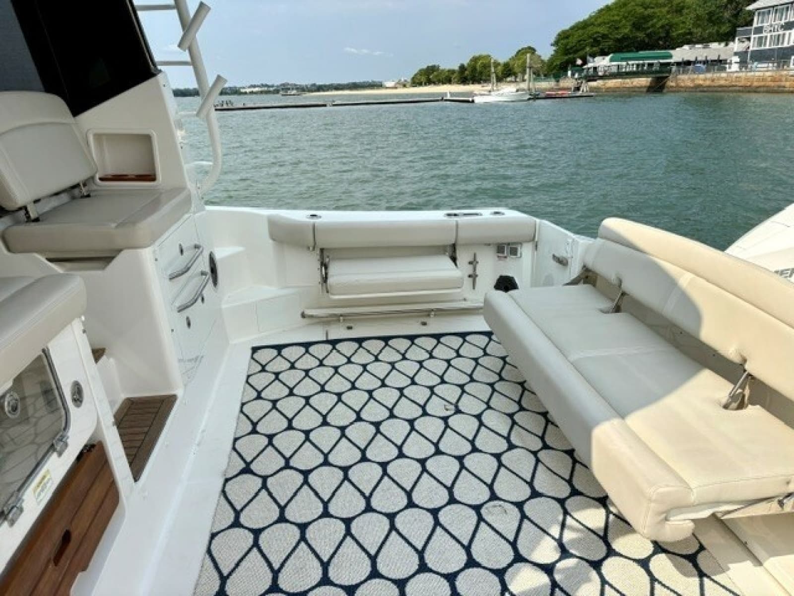 2021 Boston Whaler 405 Conquest - Photo 8