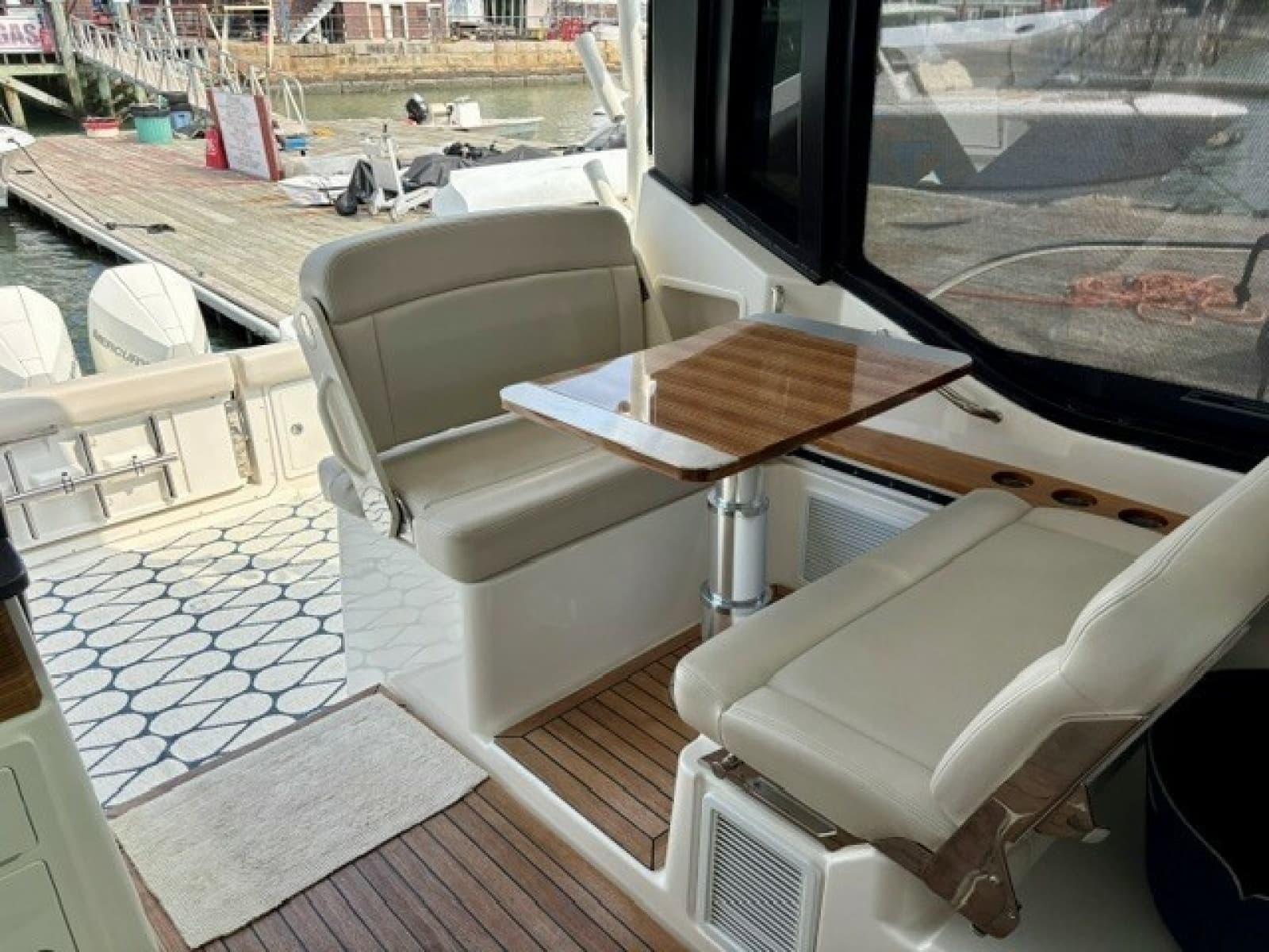2021 Boston Whaler 405 Conquest - Photo 10