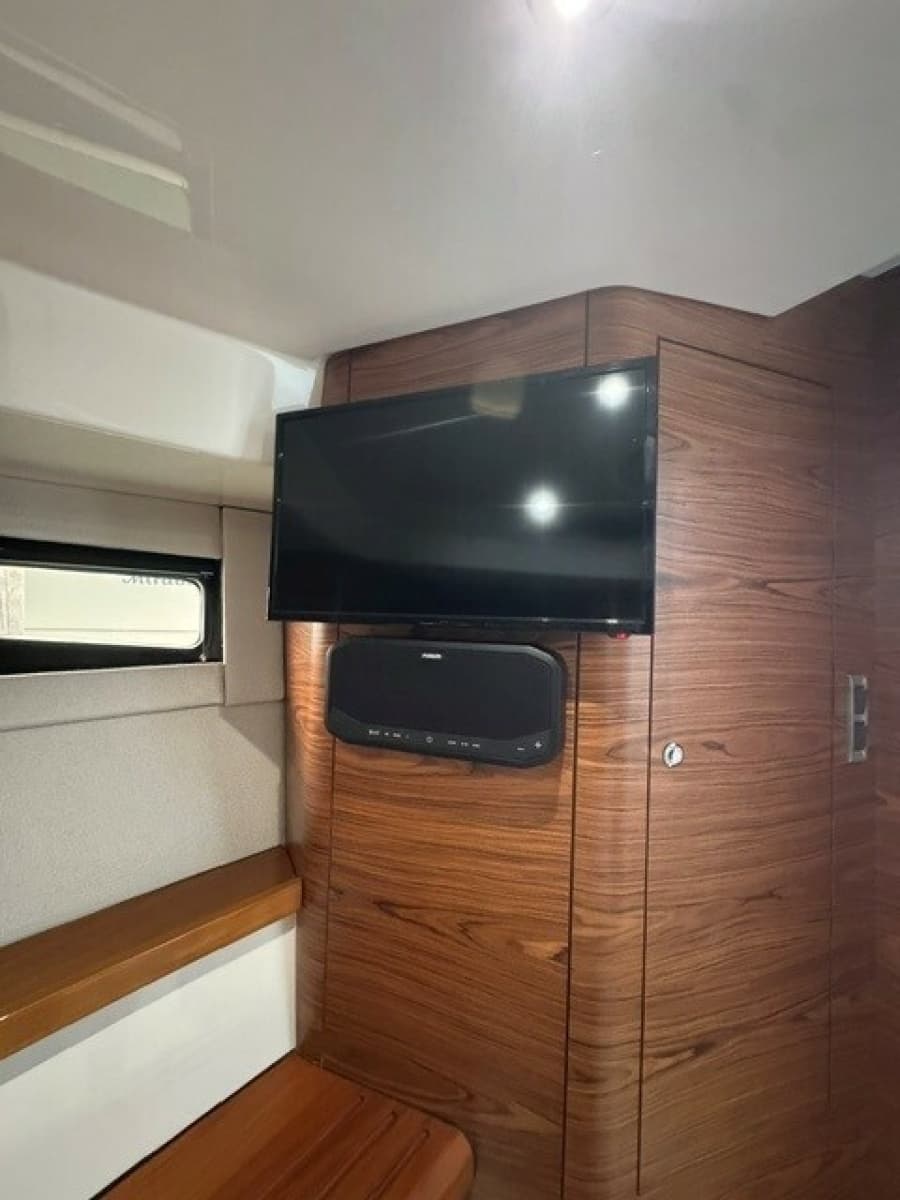2021 Boston Whaler 405 Conques - Photo 31