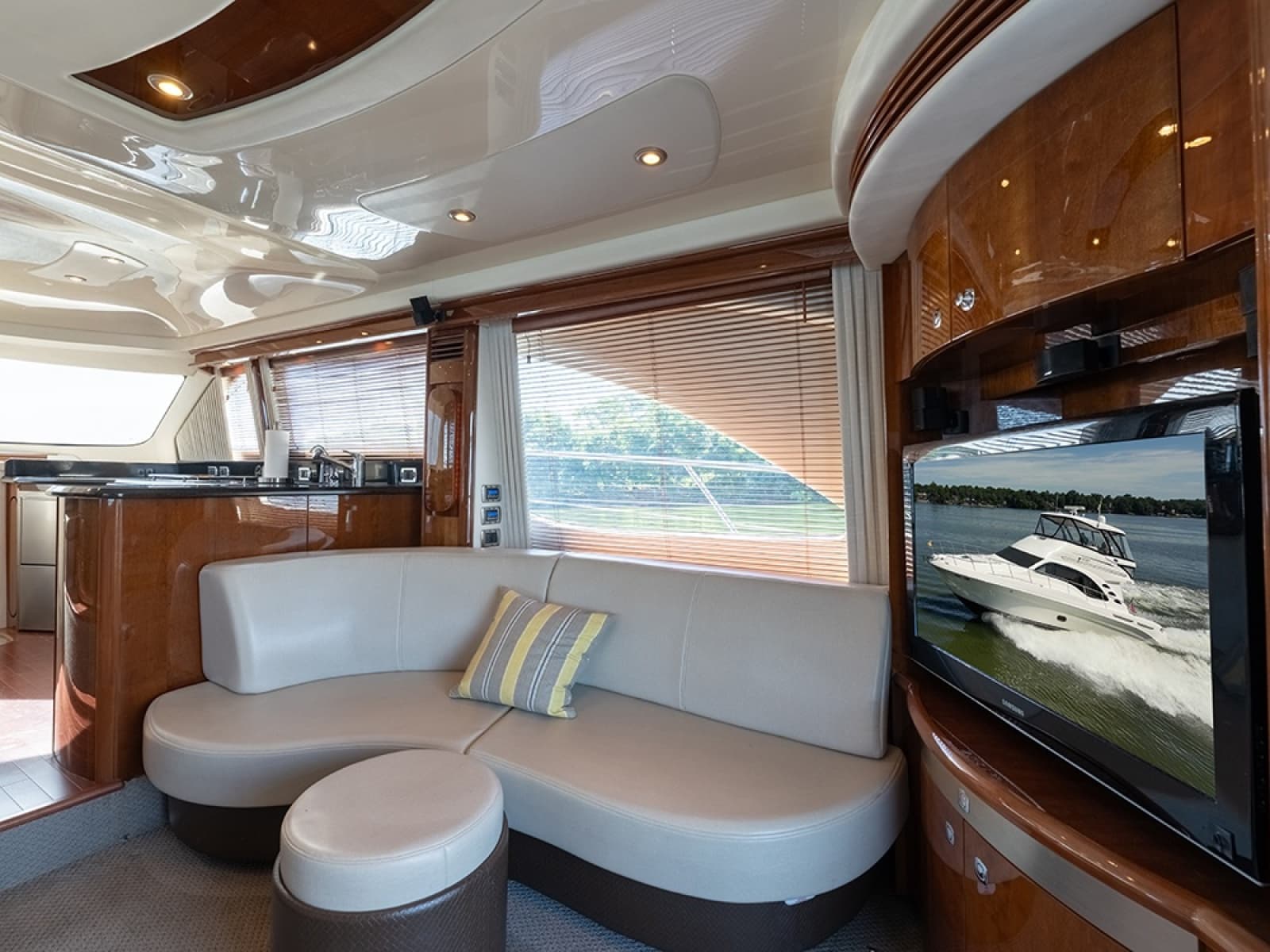 2010 Sea Ray 580 Sedan Bridge - Photo 26