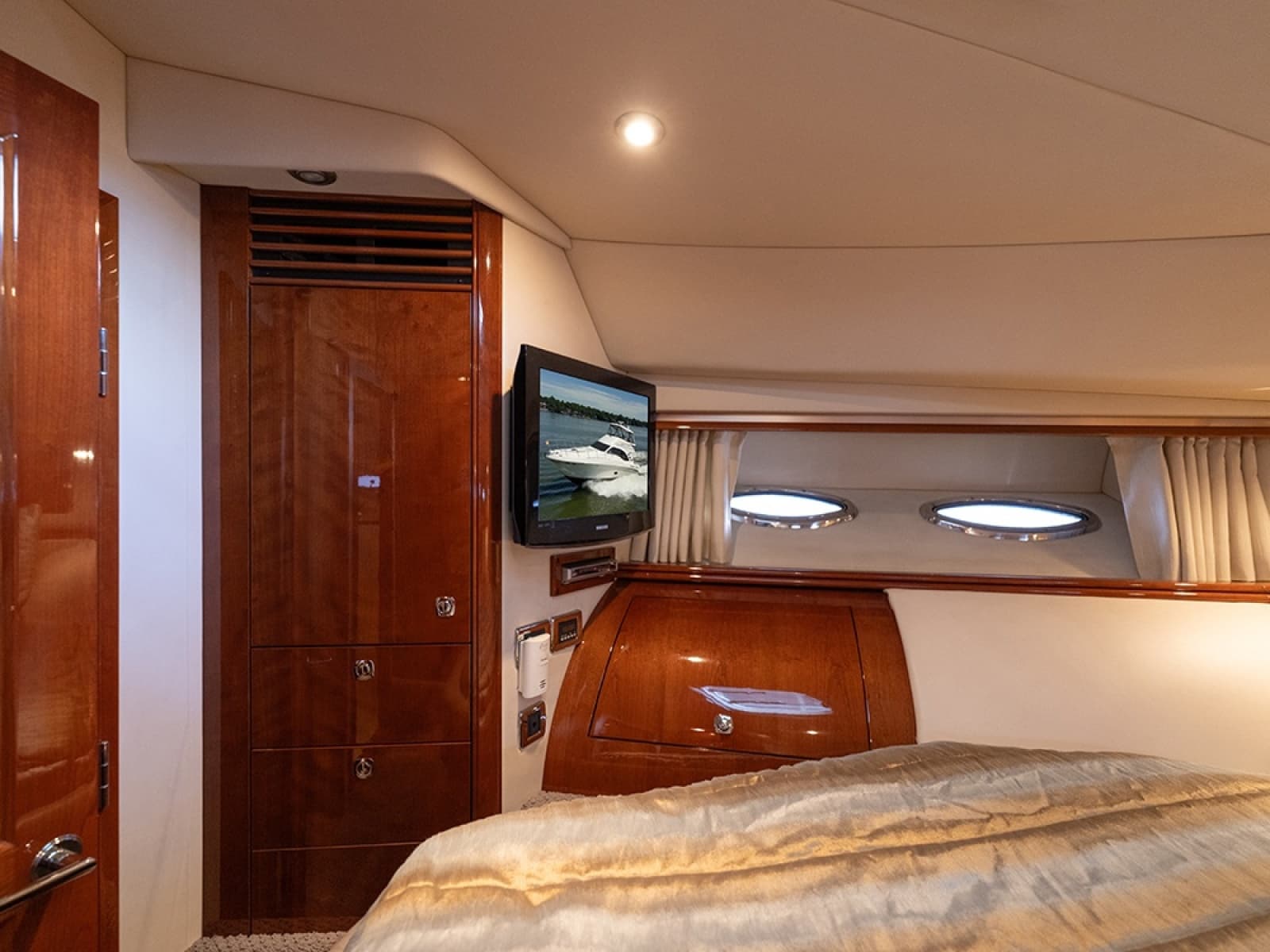 2010 Sea Ray 580 Sedan Bridge - Photo 46