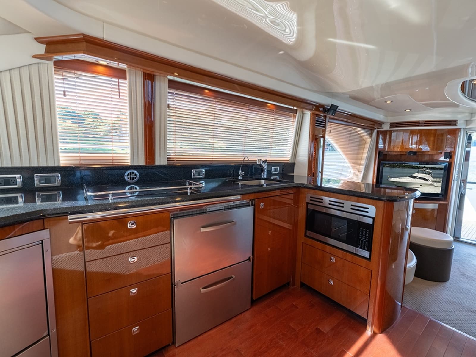 2010 Sea Ray 580 Sedan Bridge - Photo 29