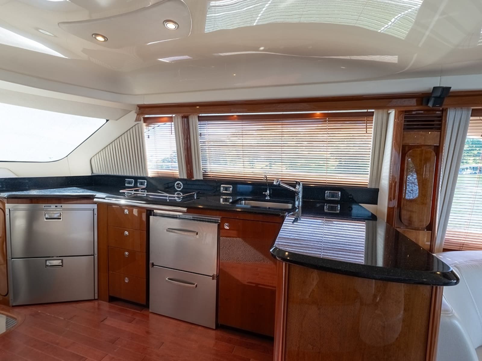 2010 Sea Ray 580 Sedan Bridge - Photo 9