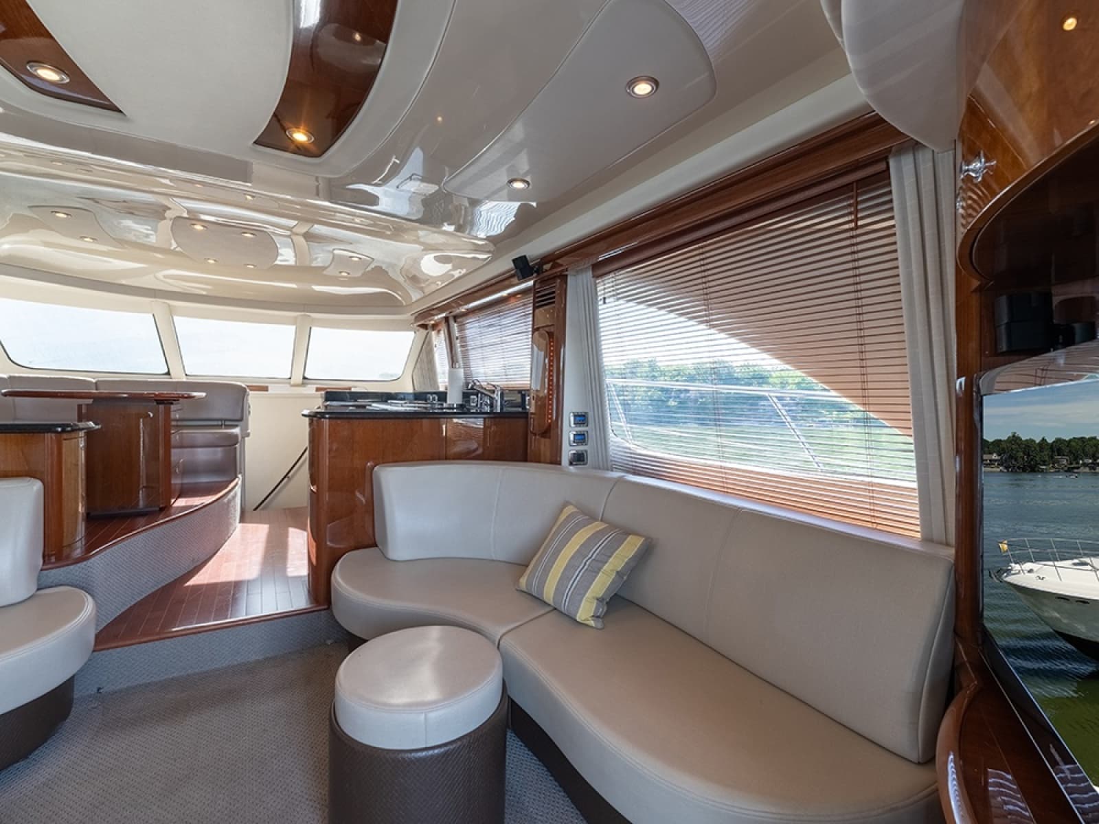 2010 Sea Ray 580 Sedan Bridge - Photo 25