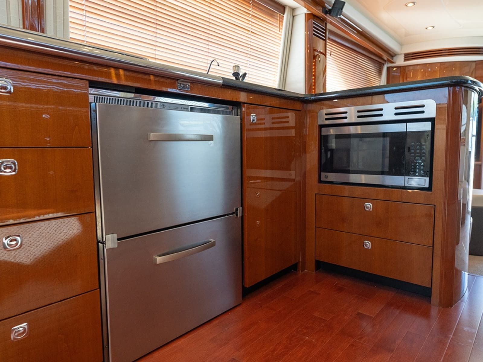 2010 Sea Ray 580 Sedan Bridge - Photo 30