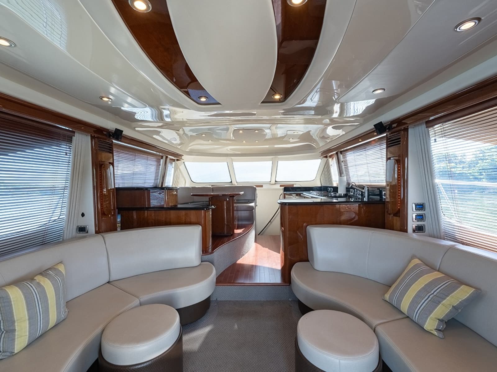 2010 Sea Ray 580 Sedan Bridge - Photo 24