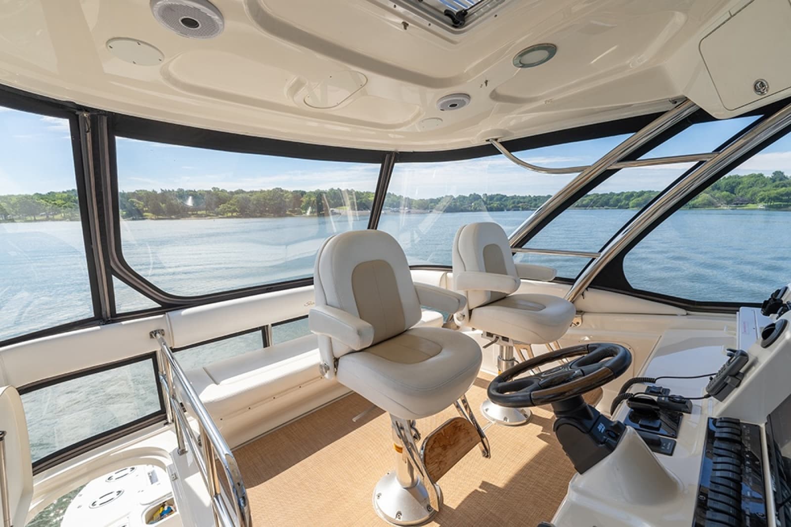 2010 Sea Ray 580 Sedan Bridge - Photo 22