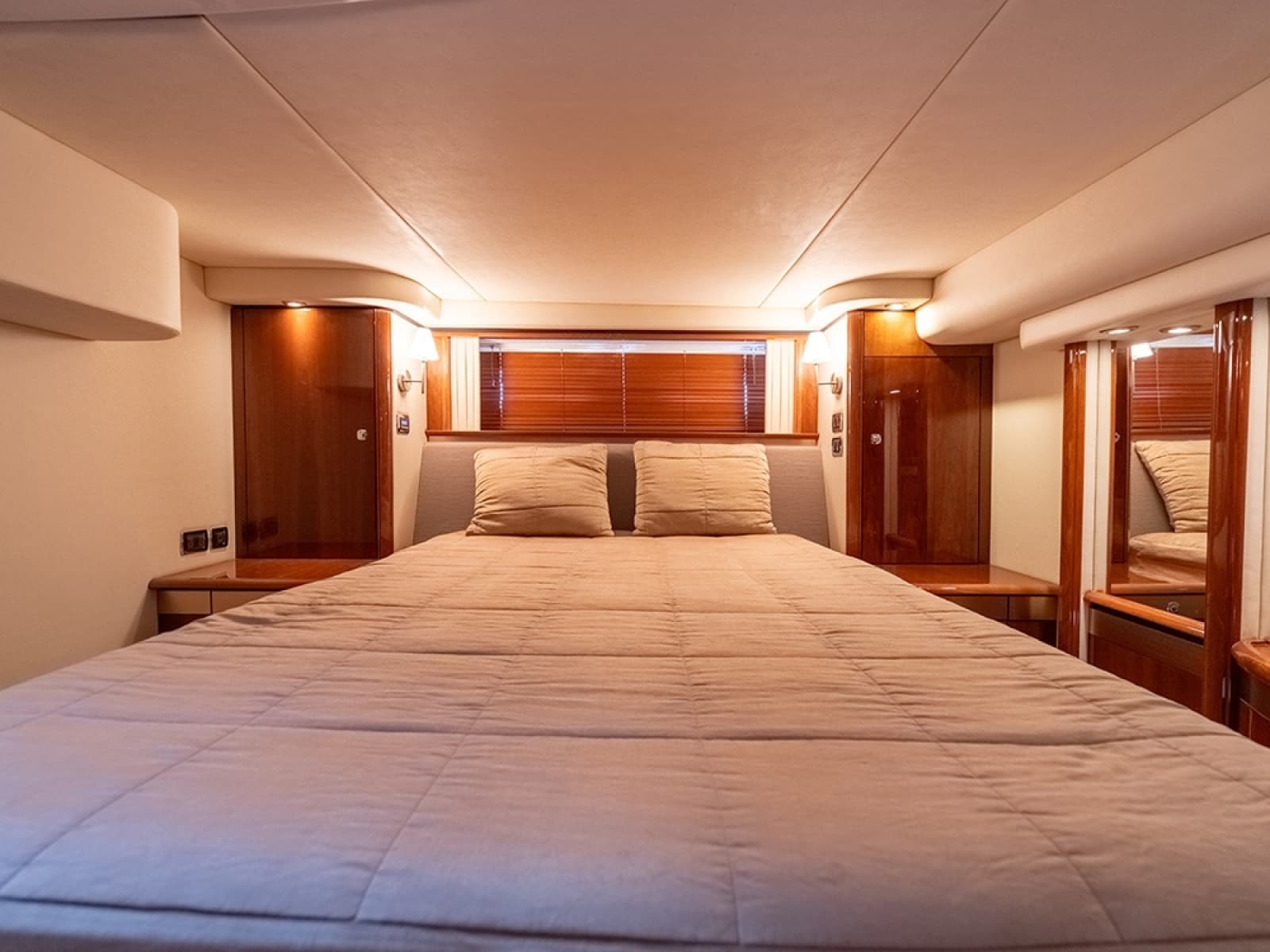 2010 Sea Ray 580 Sedan Bridge - Photo 35
