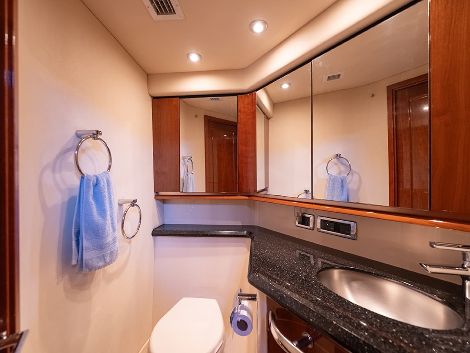 2010 Sea Ray 580 Sedan Bridge - Photo 39