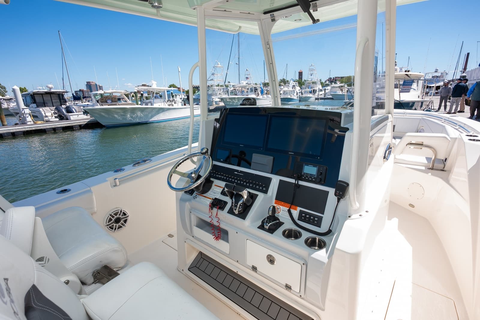 2020 Cobia 320 Center Console - Photo 11