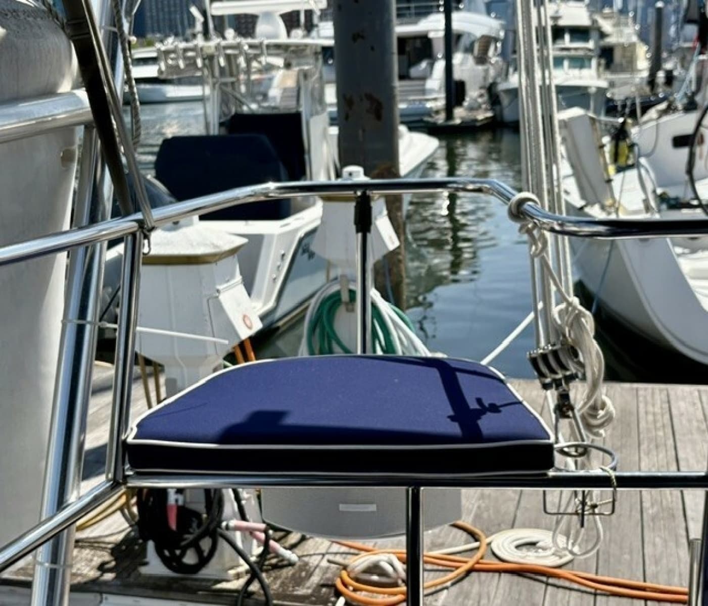 2022 Catalina 355 - Photo 15