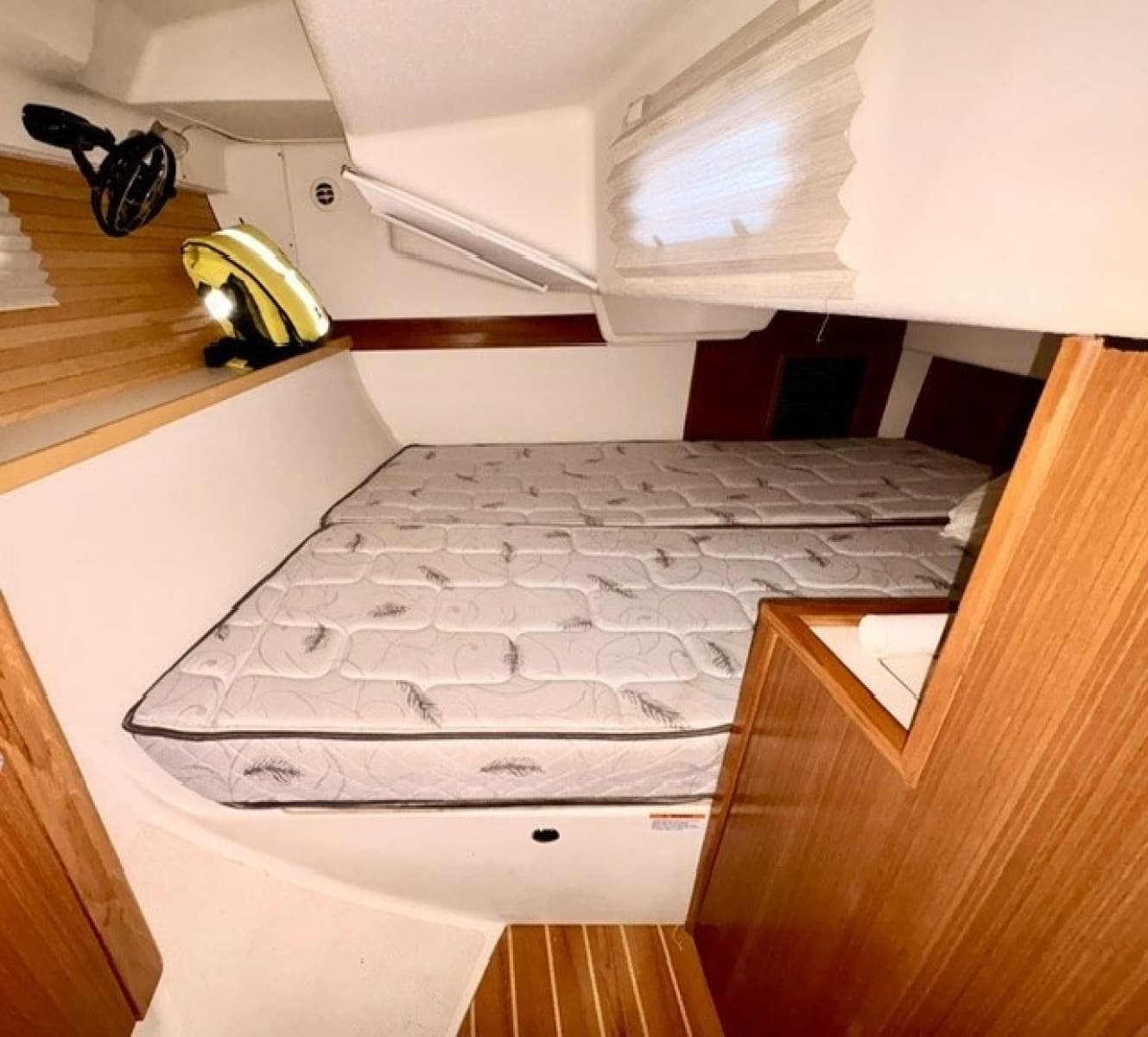 2022 Catalina 355 - Photo 31