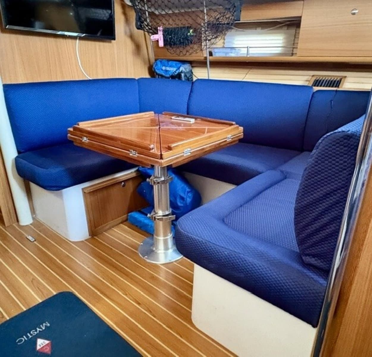 2022 Catalina 355 - Photo 22