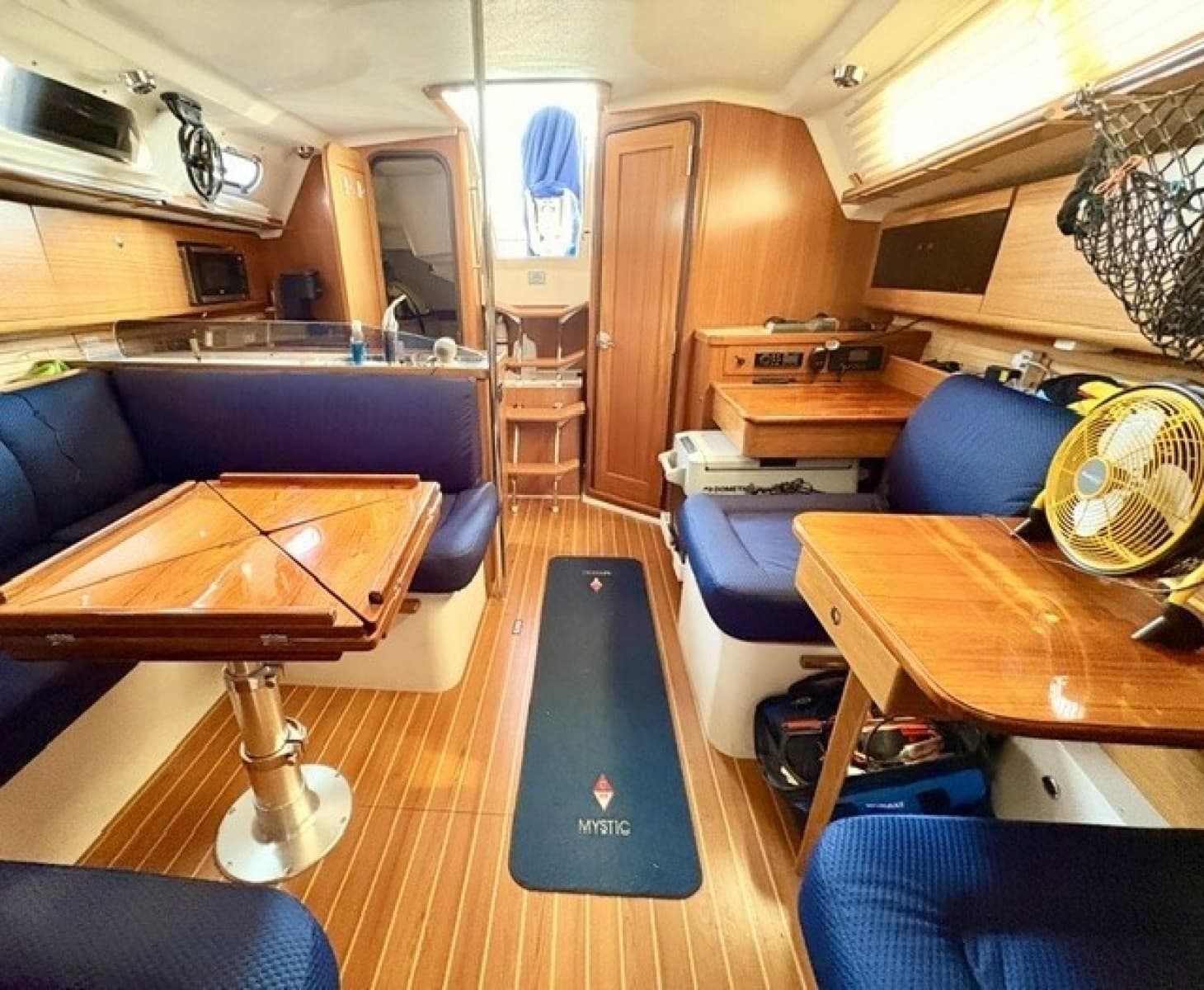 2022 Catalina 355 - Photo 24