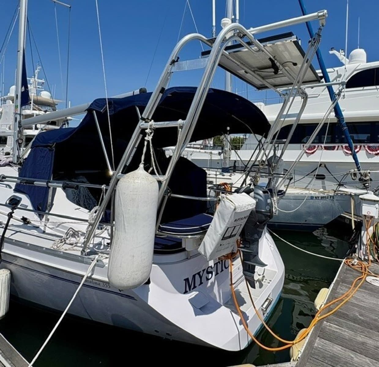 2022 Catalina 355 - Photo 2