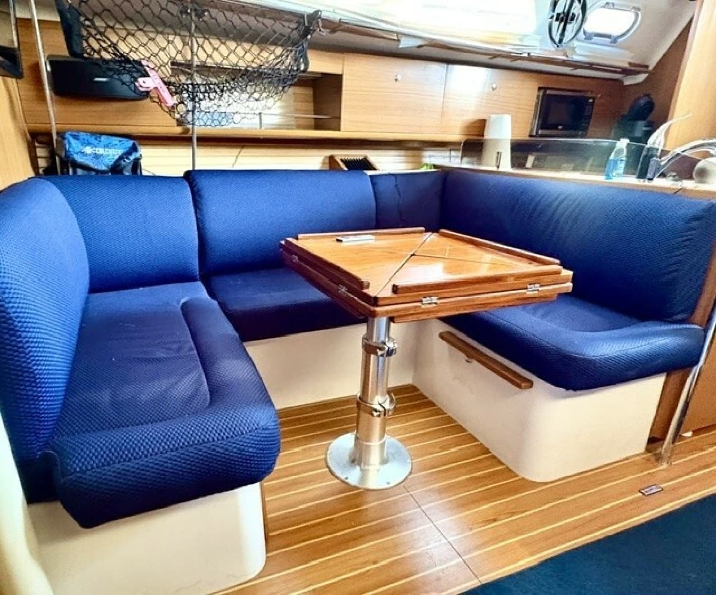 2022 Catalina 355 - Photo 21