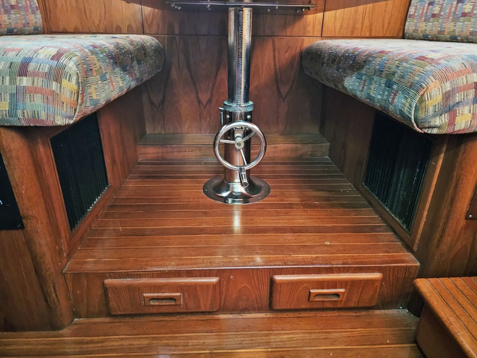 1988 President 37 Aft Cabin - Photo 13