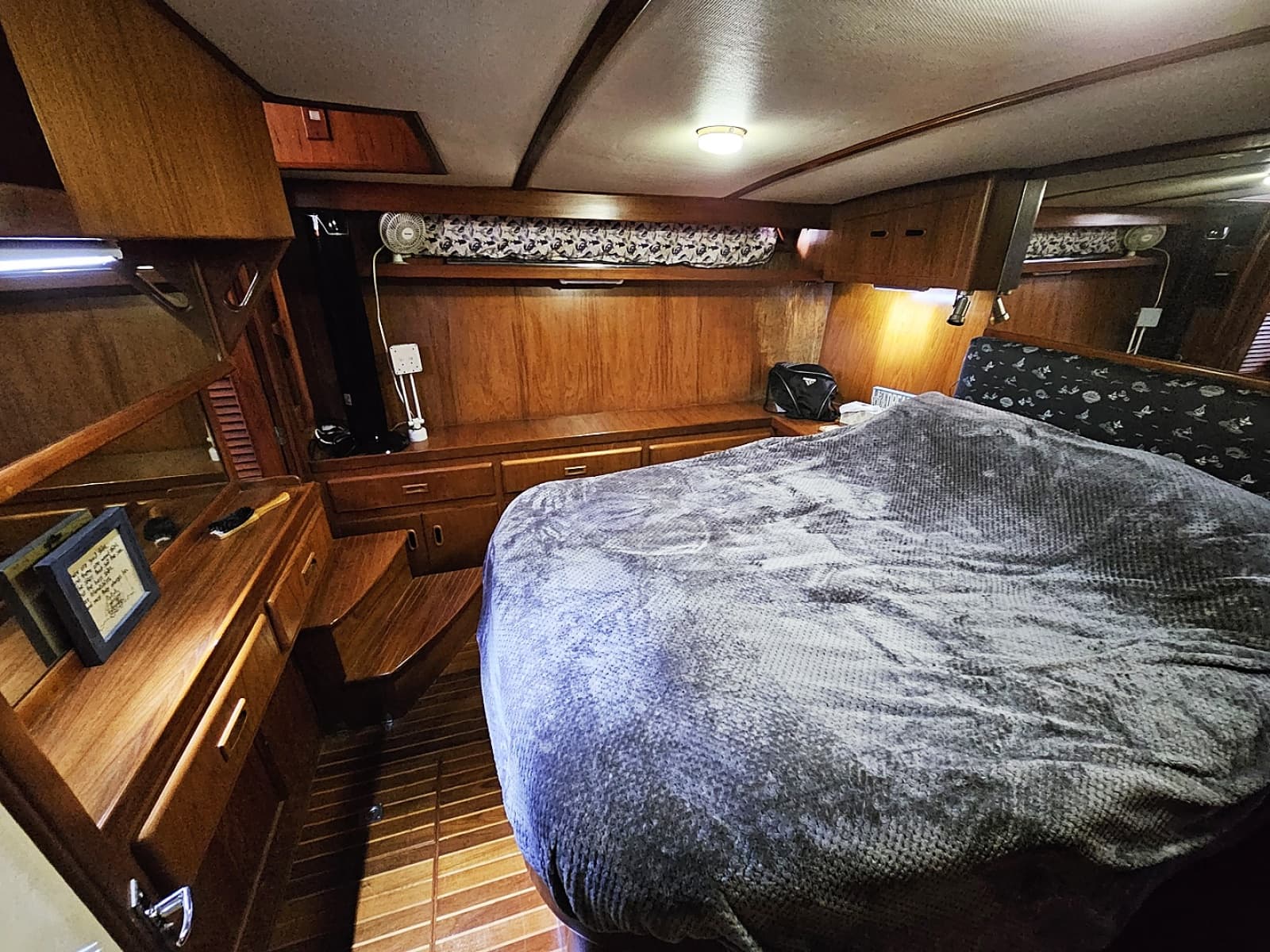 1988 President 37 Aft Cabin - Photo 24